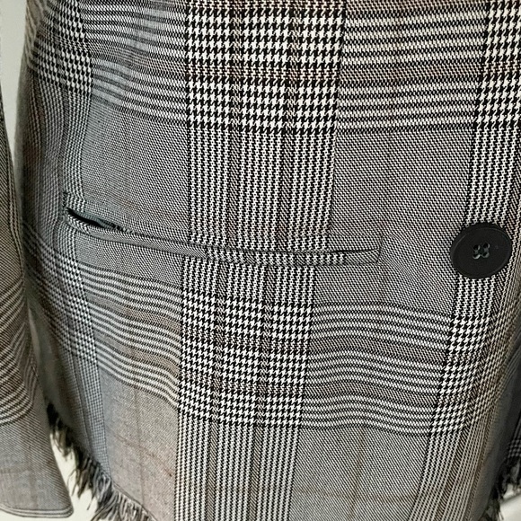 Romeo & Juliet Couture | Black/White/Red Plaid Open Front Fringed Blazer *NWT* - Picture 7 of 15